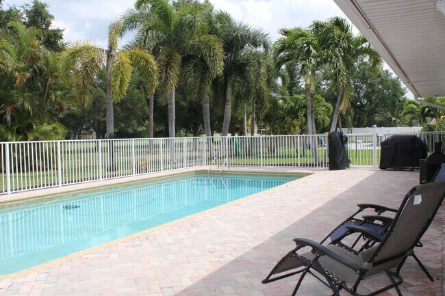 Foto del edificio - 7865 St Andrews Rd