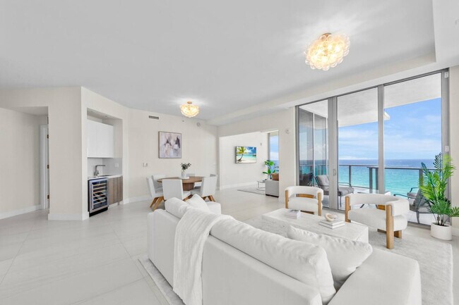 Foto del edificio - 3100 N Ocean Dr