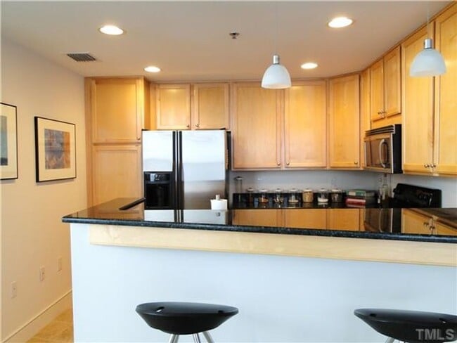 Building Photo - Chapel Hill / 2BR Southern Village Condo A...