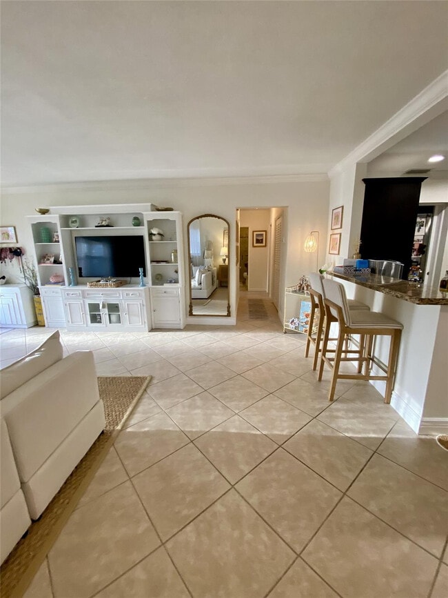 Building Photo - 2755 NE 28th Ave