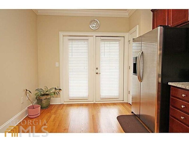 Building Photo - 835 Perennial Dr
