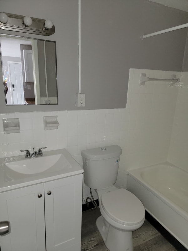 Foto del edificio - 13420 Euclid Ave