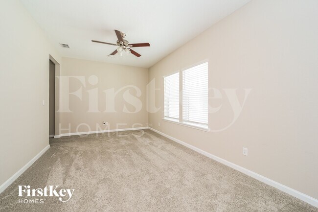 Foto del edificio - 75384 Fox Cross Ave