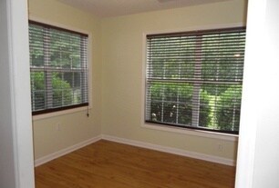 Foto del edificio - 1303 Kent Rd