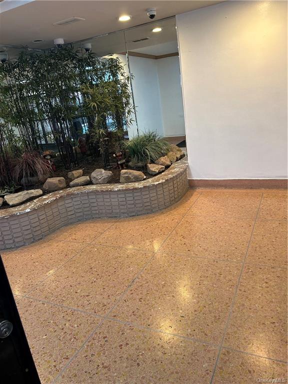 Foto del edificio - 2165 Matthews Ave