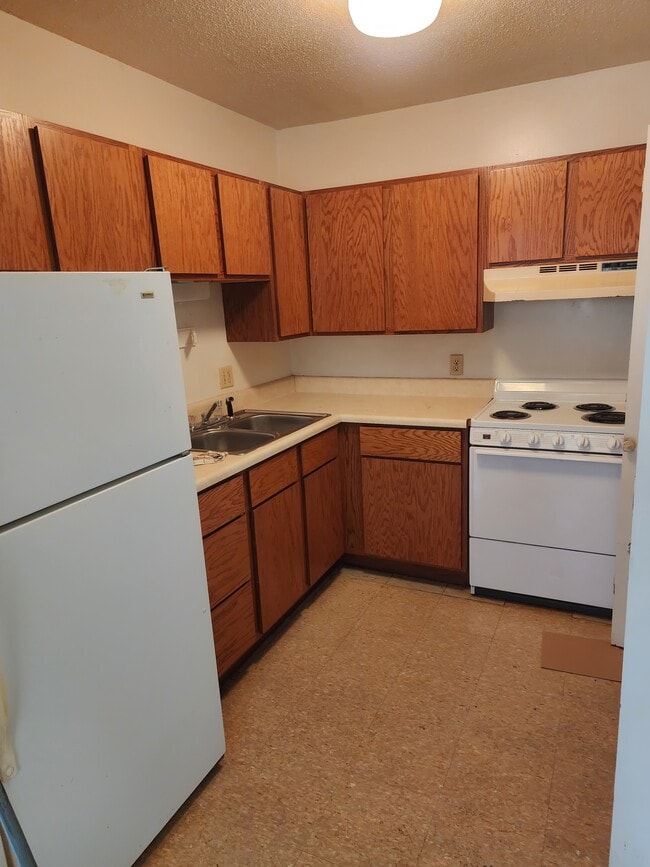 586 4th St Unit D4, Qulin, MO 63961 586 4th St Qulin, MO Apartments