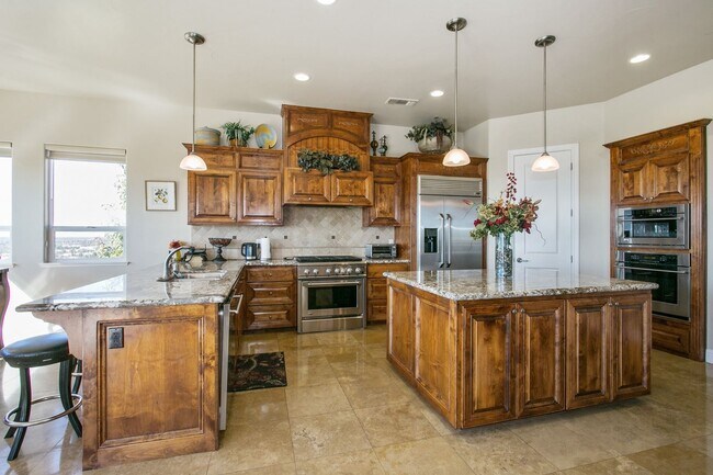 Foto del edificio - 5 br, 4 bath House - 407 Serpa