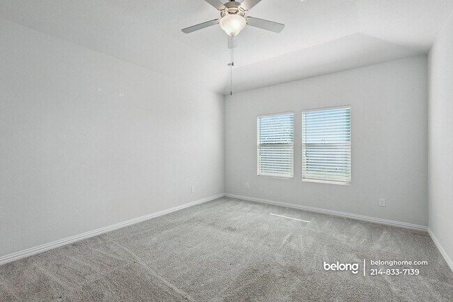 Building Photo - 2115 Clarion Dr