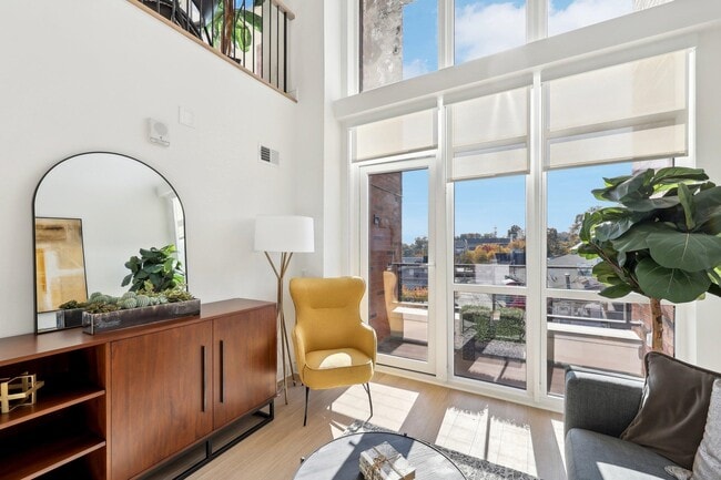 Building Photo - 14 Lincoln Pl