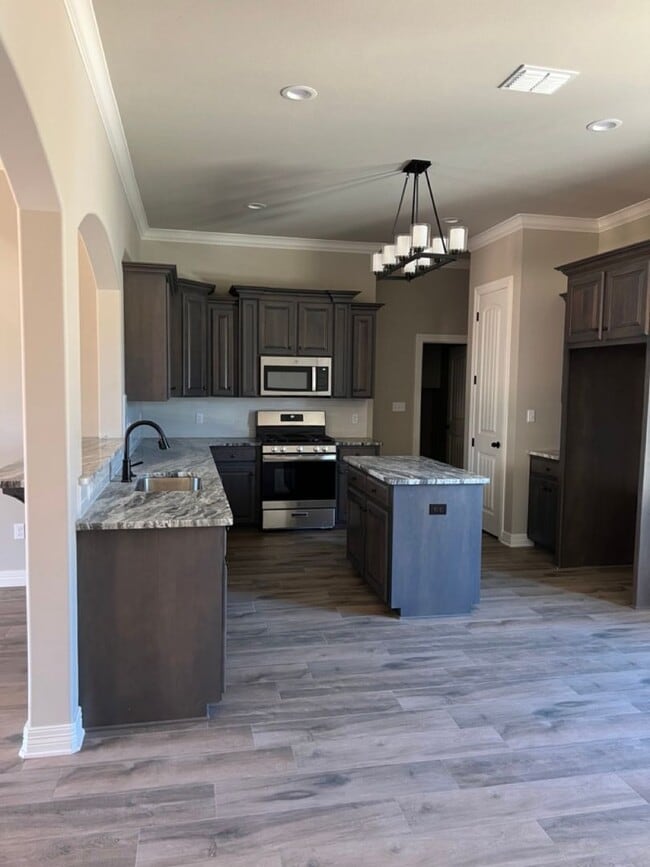 Building Photo - 1151 Green Wood Cir