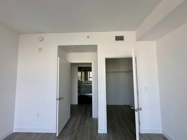 Foto del edificio - 558 NW 30th St