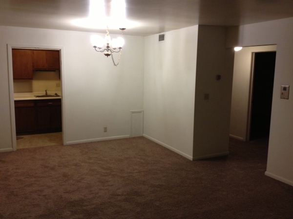 Building Photo - 435 Lakeview Dr