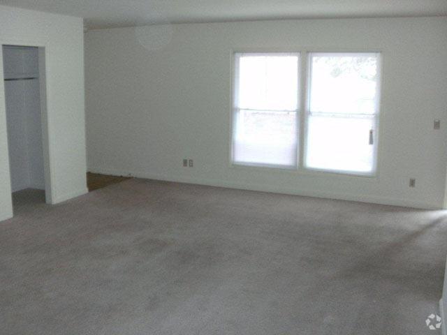 Sala de estar - Yorktown Colony Apartments