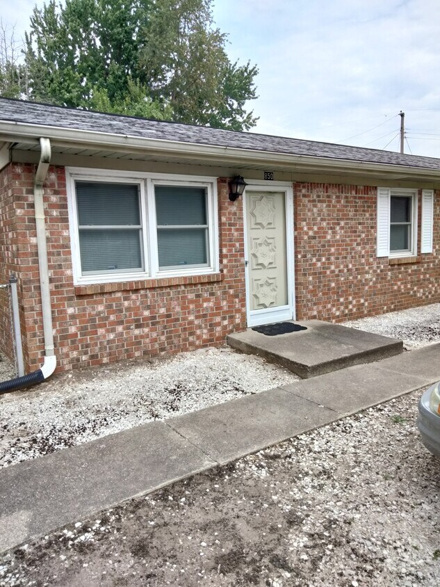 850 E Dawn Dr Unit 850, Terre Haute, IN 47802 Apartments in Terre