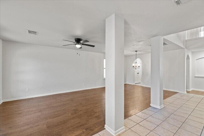 Foto del edificio - 208 Valona Dr