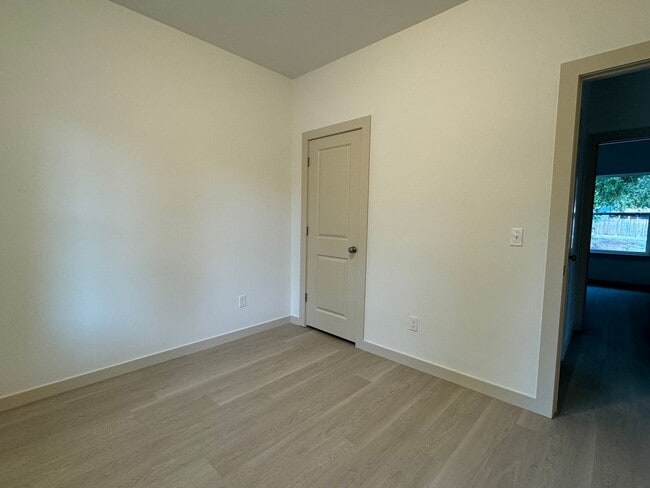 Building Photo - 1202 W Iowa- hot new listing!