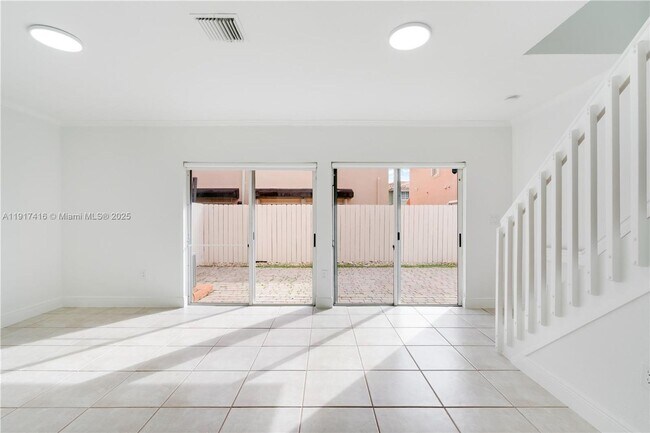 Building Photo - 9481 SW 78th Ave