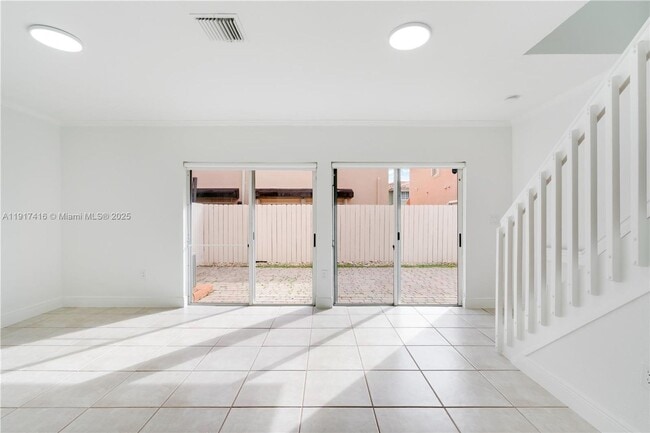 Foto del edificio - 9481 SW 78th Ave