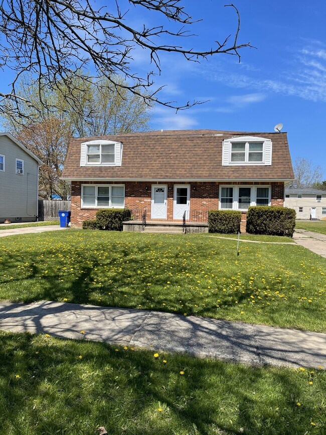 Building Photo - 62 Cascade Dr