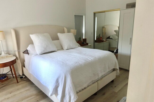 Foto del edificio - 5862 NW 113th Pl