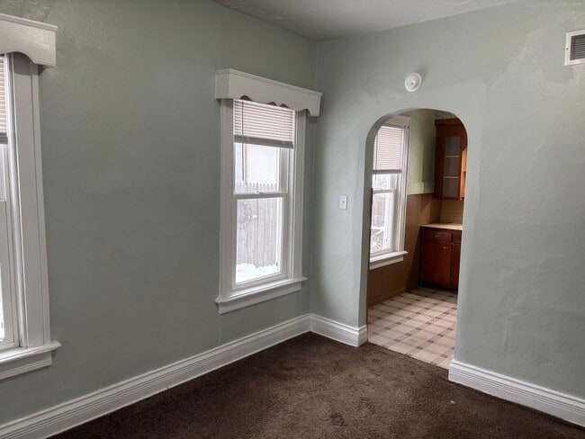 Building Photo - 1 Bedroom House with Loft