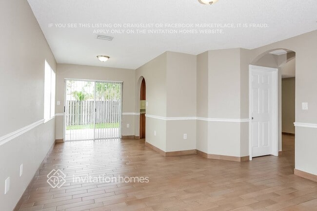 Building Photo - 414 Lakeside Cir