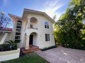 Building Photo - 402 Majorca Ave