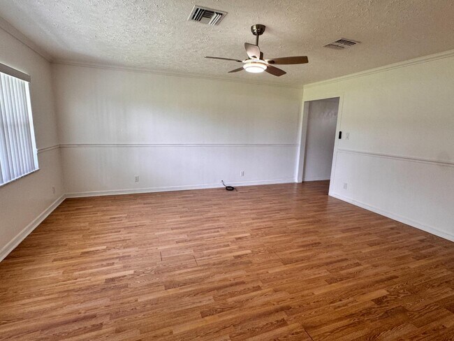 Foto del edificio - 36941 Blanton Rd