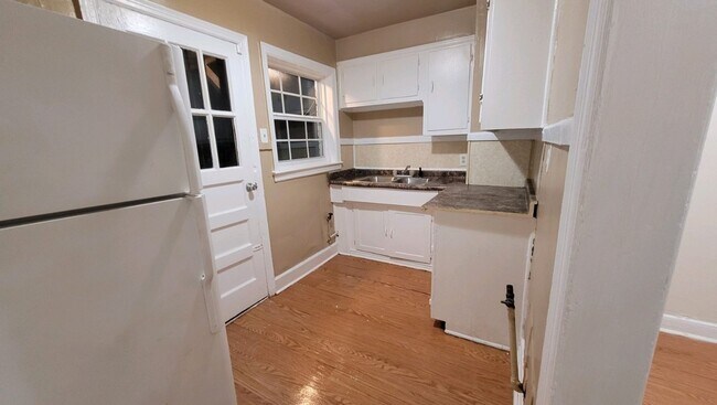 Foto del edificio - Newly Remodeled 2 Bedroom Duplex !