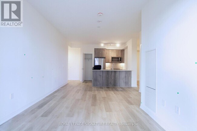 Building Photo - 15 Watergarden Dr