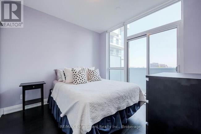 Building Photo - 65 Speers Rd