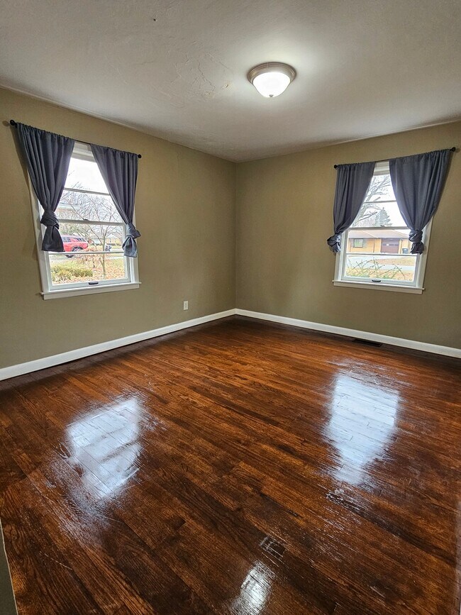 Foto del edificio - 2025 E 47th St