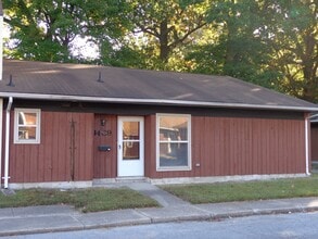 Building Photo - 1409 E Tanners Creek Dr