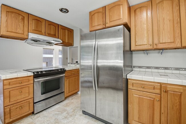Building Photo - 3bd/2.5ba Bellevue Home