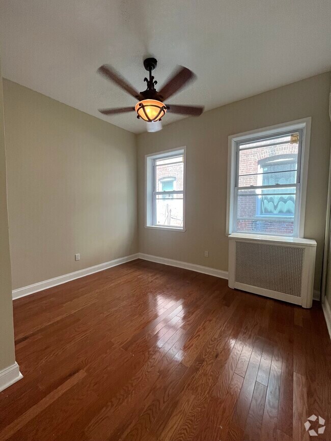 Carroll Park Apartments for Rent with High Ceilings Philadelphia, PA