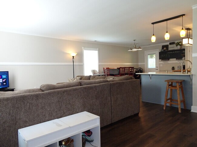 Foto del edificio - 3 Bedroom 2.5 Bath Single Family Home for Rent in Penniman East