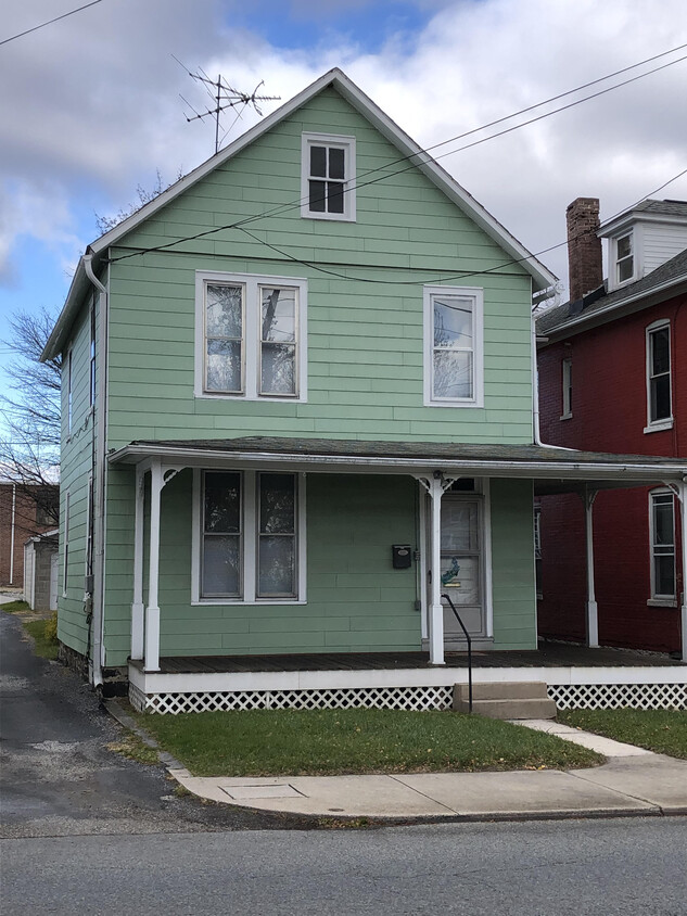 Front View - 354 York St