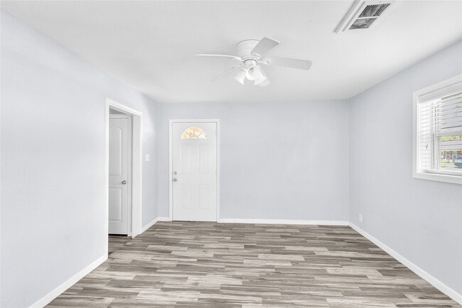 Building Photo - 2802 Greenbriar St