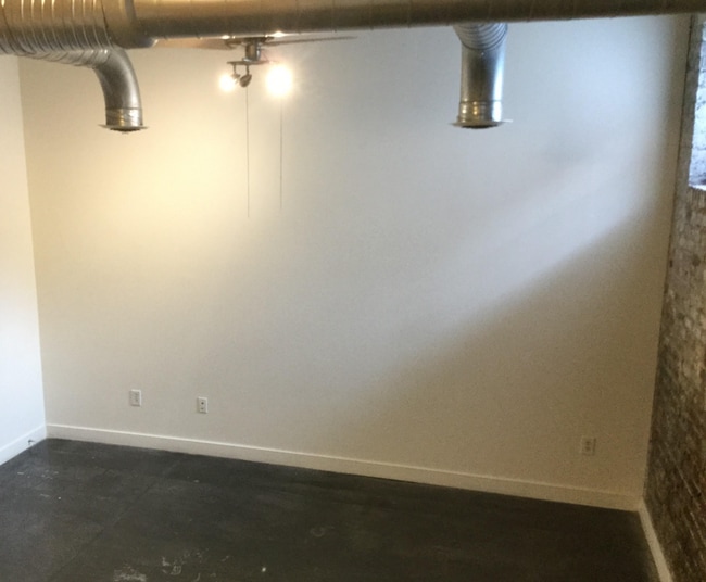 Building Photo - 302 Goshen St
