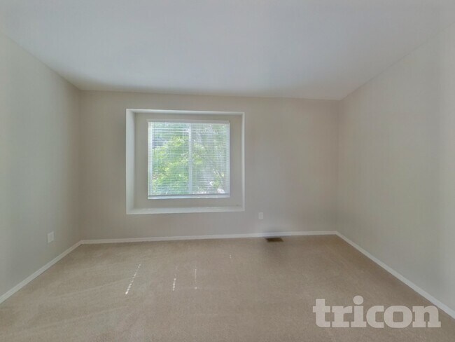 Building Photo - 7262 Campstool Dr