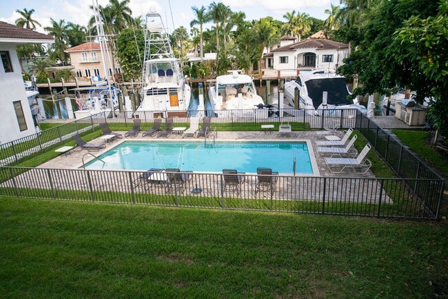 Building Photo - 64 Isle of Venice Dr