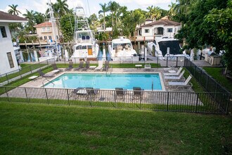 Building Photo - 64 Isle of Venice Dr