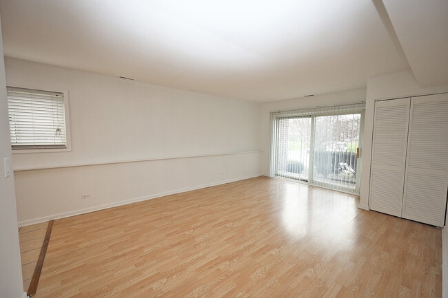 Building Photo - 900 Perrie Dr