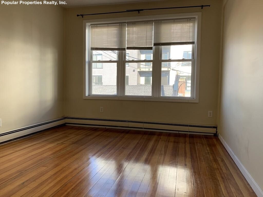 Building Photo - 5 Saybrook St