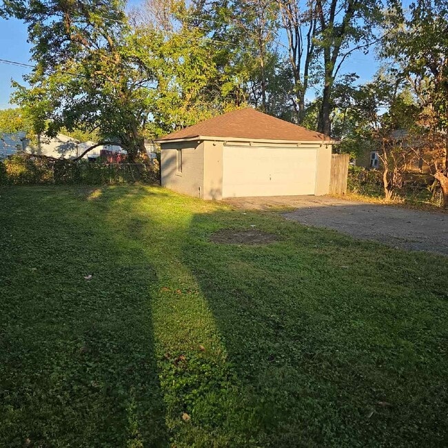 Foto del edificio - 1021 W Indian Trail