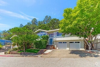 Building Photo - 105 Graceland Dr