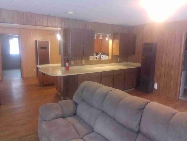 Foto del edificio - 4037 Elbow Lake Rd