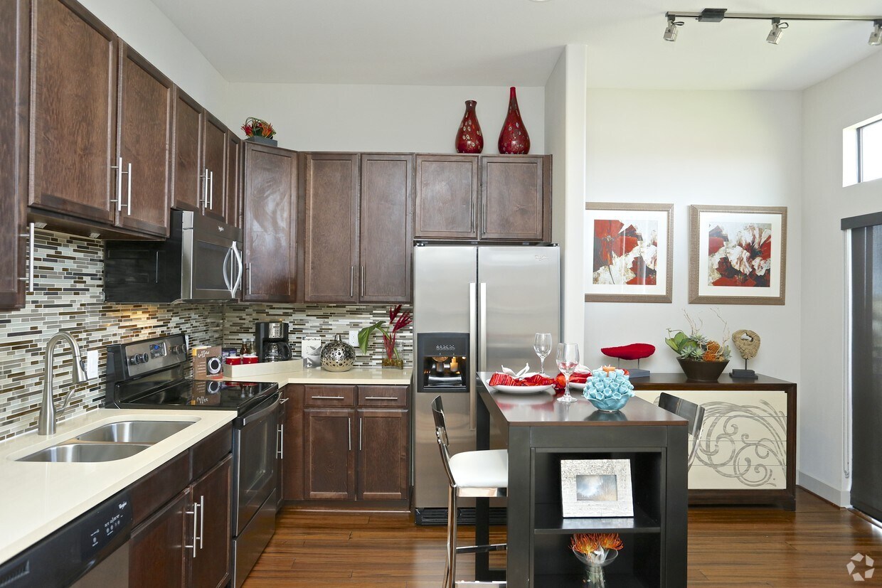 Ashton on West Dallas Apartments Houston, TX