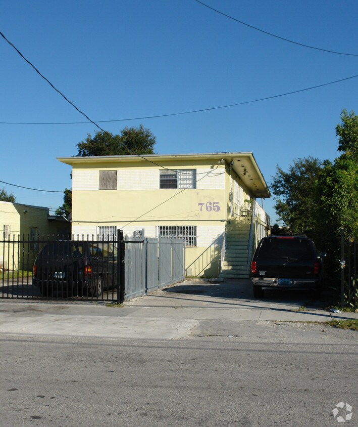 Foto principal - 765 NW 69th St