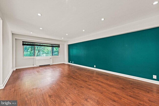 Foto del edificio - 4201 Cathedral Ave NW